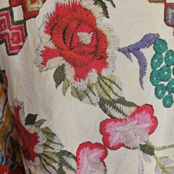 Johnny Was 100% Silk Colorful Floral Tunic - Picture 4 of 10